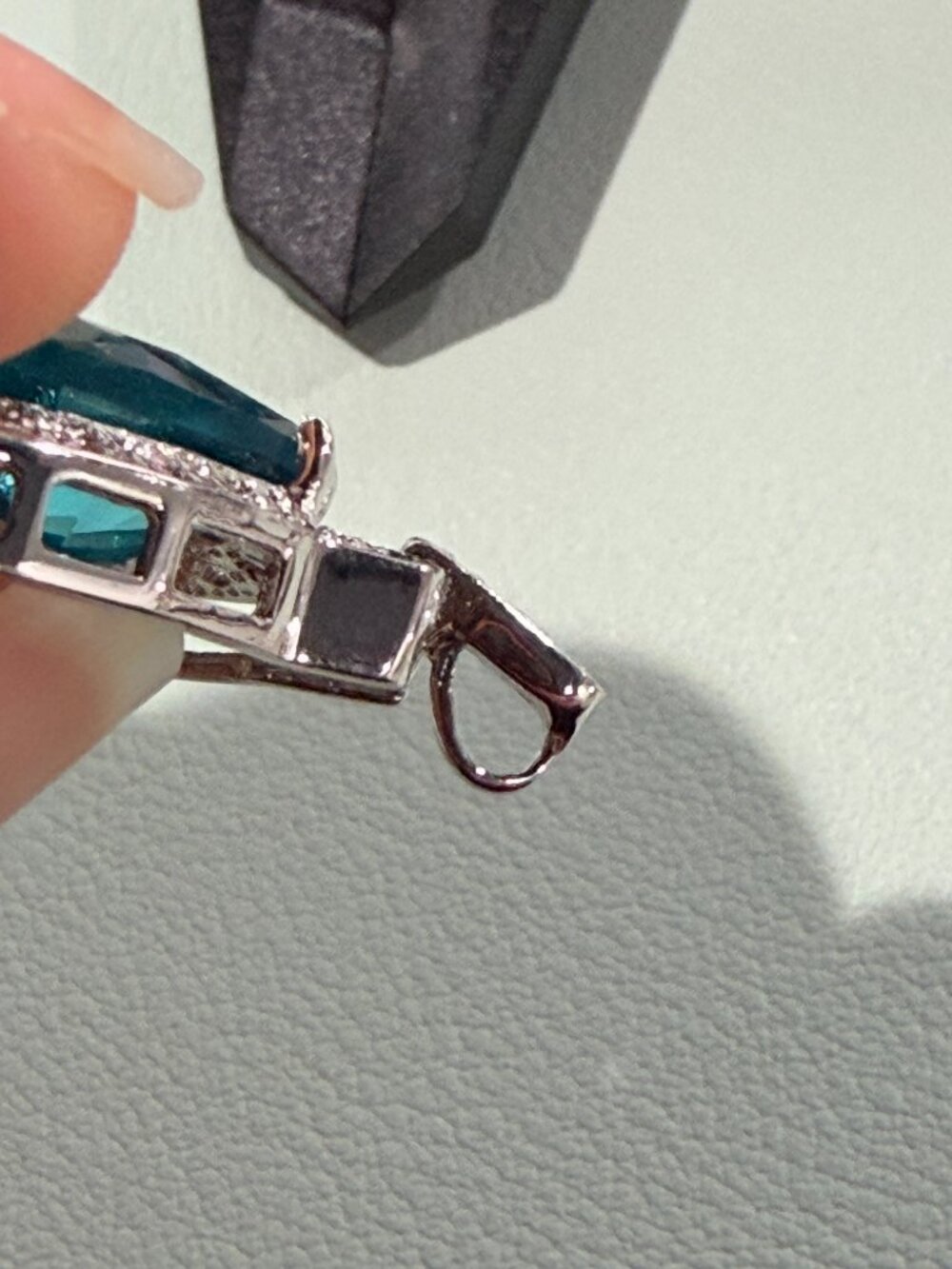 Gorgeous Blue Topaz (December Birthstone) Cubic Zirconia Jewelry Pendant - Picture 5 of 5